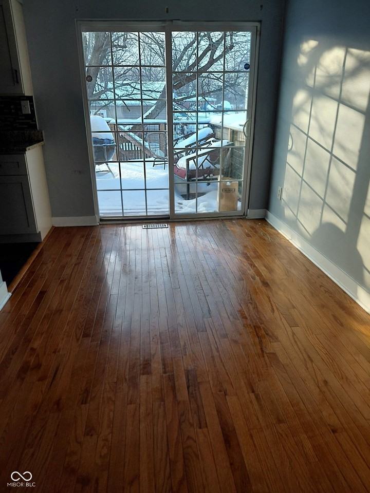 4454 Greenmeadow Cir - Photo 3 of 7