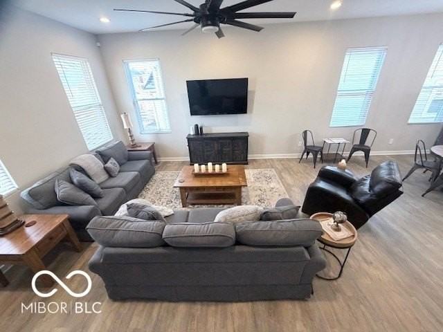 656 N Beville Ave - Photo 5 of 25