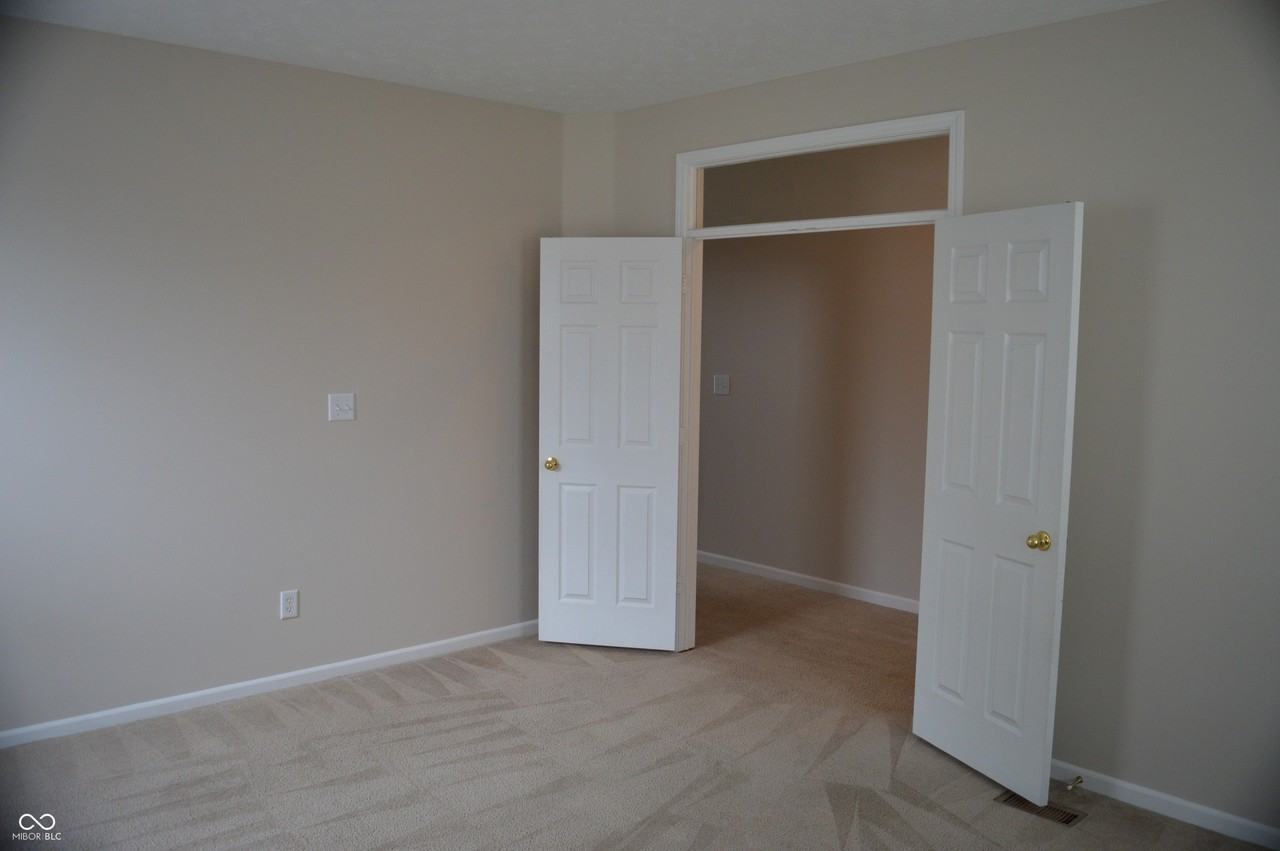 11330 Candice Dr - Photo 3 of 37