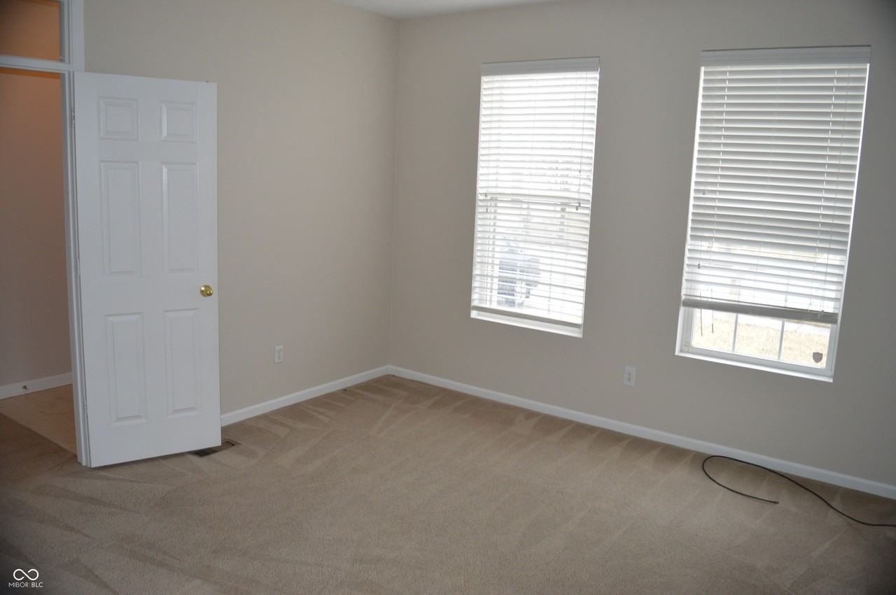 11330 Candice Dr - Photo 4 of 37