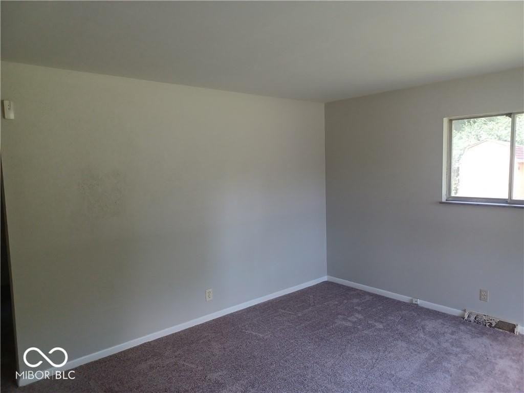 5890 Cooper Rd - Photo 4 of 16