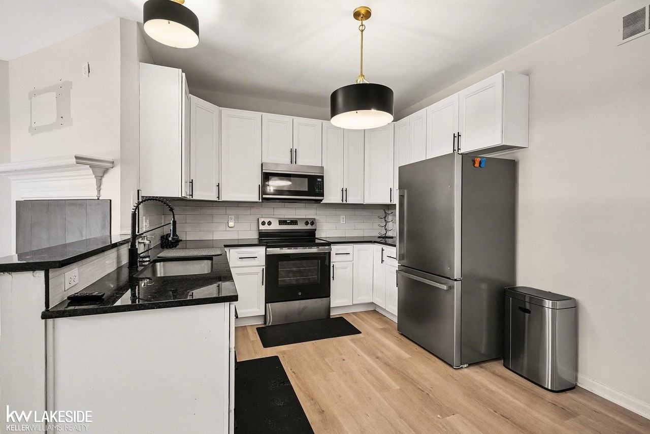 43163 Strand Dr - Photo 5 of 15