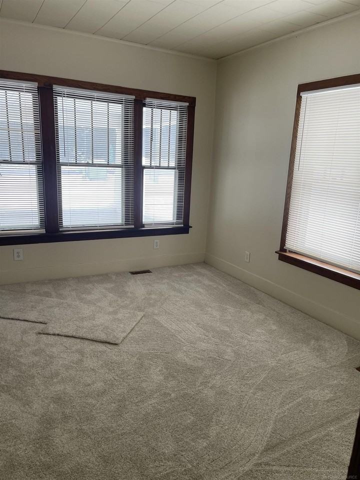 6609 Auburn Rd #FLA - Photo 7 of 13