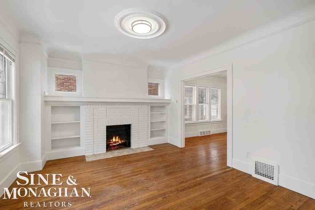 1357 Maryland St - Photo 5 of 36