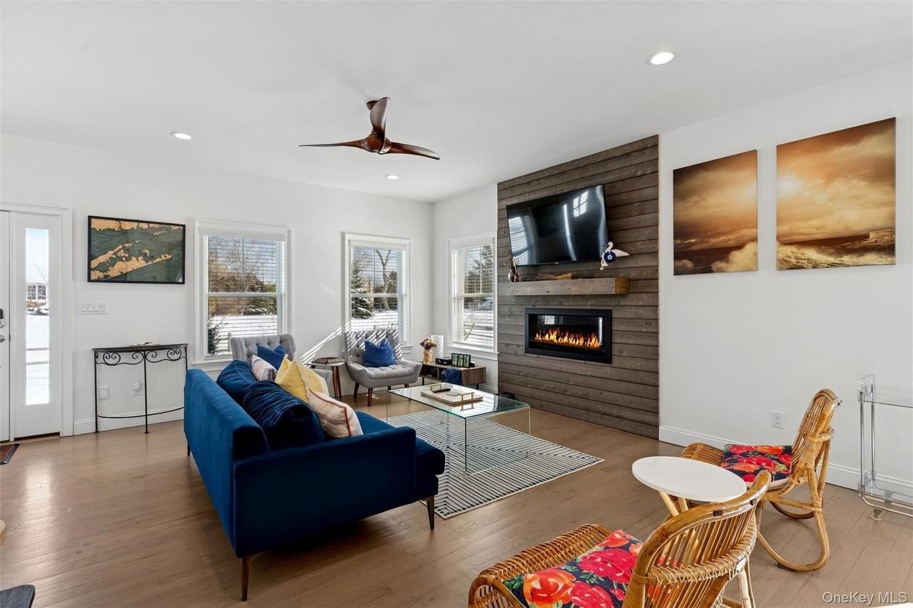 1510 Maple Ln - Photo 3 of 25