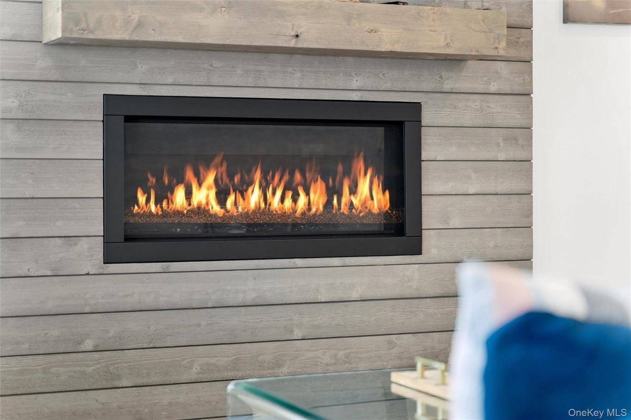 1510 Maple Ln - Photo 4 of 25