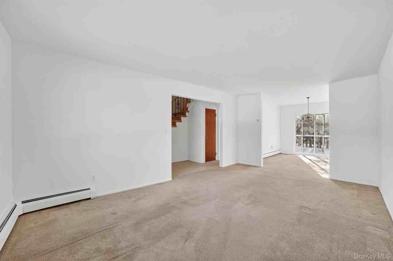 126 Coachlight Sq - Photo 7 of 32