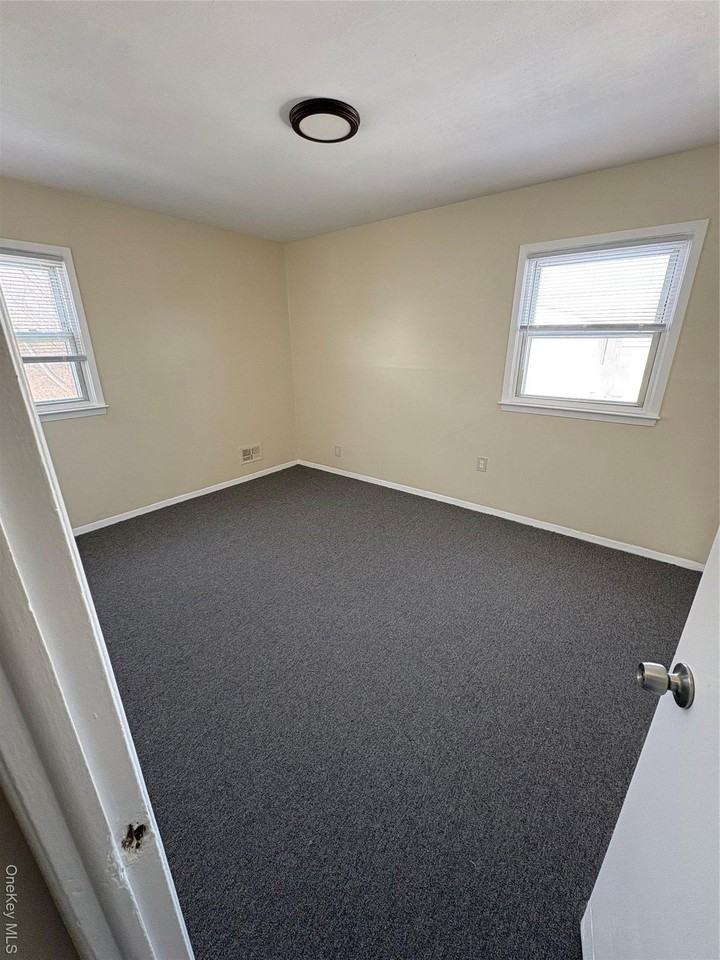 23509 147th Dr - Photo 5 of 7