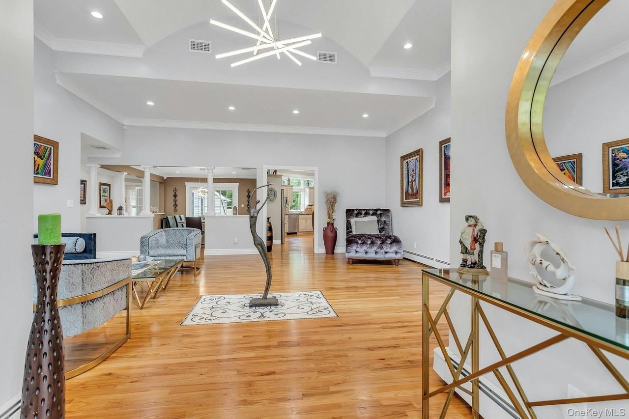 21 Buttonwood Dr - Photo 2 of 49