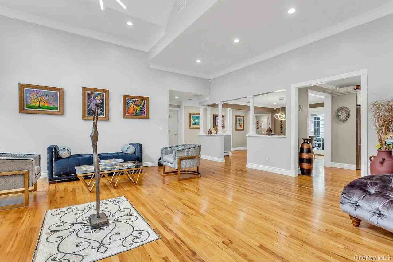 21 Buttonwood Dr - Photo 3 of 49