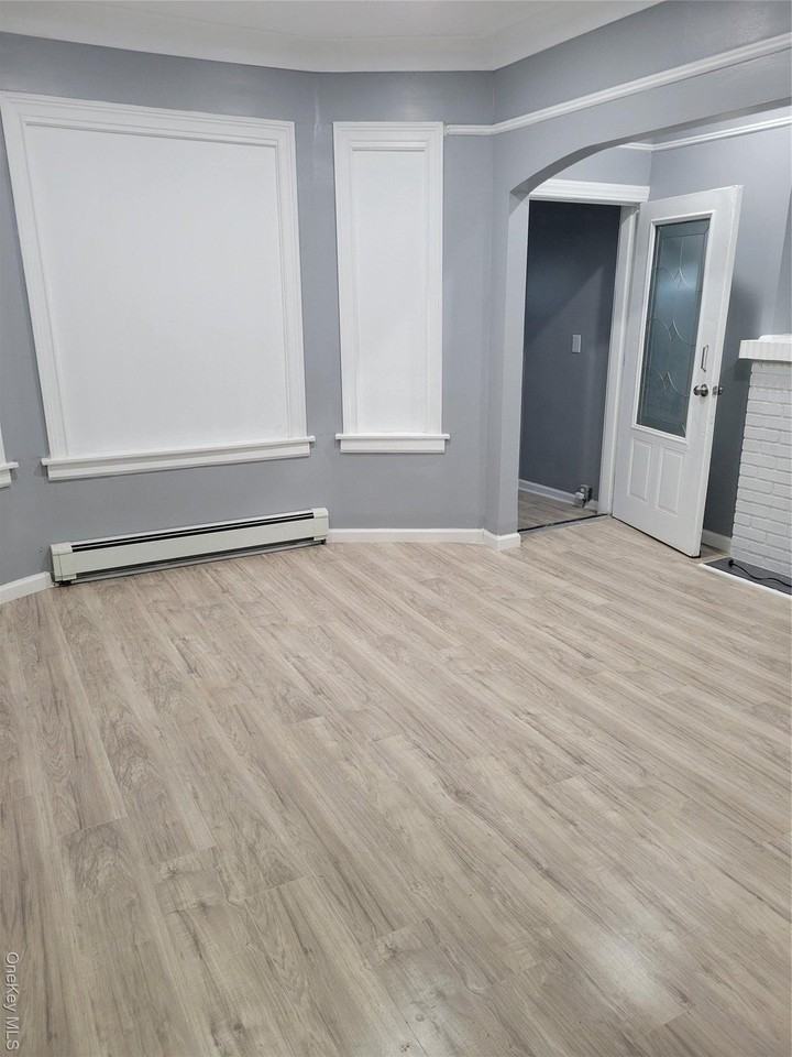 871 Throggs Neck Expy 1st Fl #1stFL - Photo 5 of 19