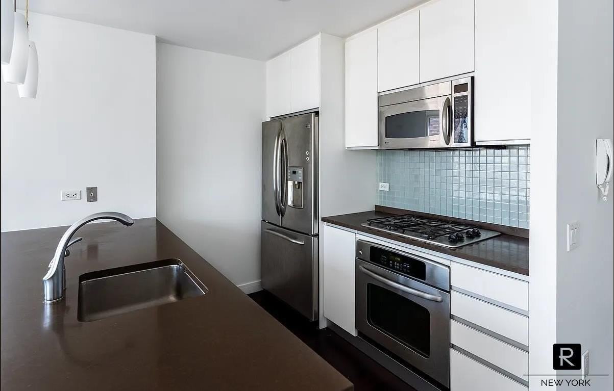 306 Gold St #36D - Photo 3 of 10