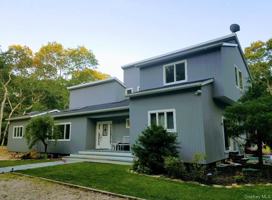 featured image of 10 Skyes Neck Ct