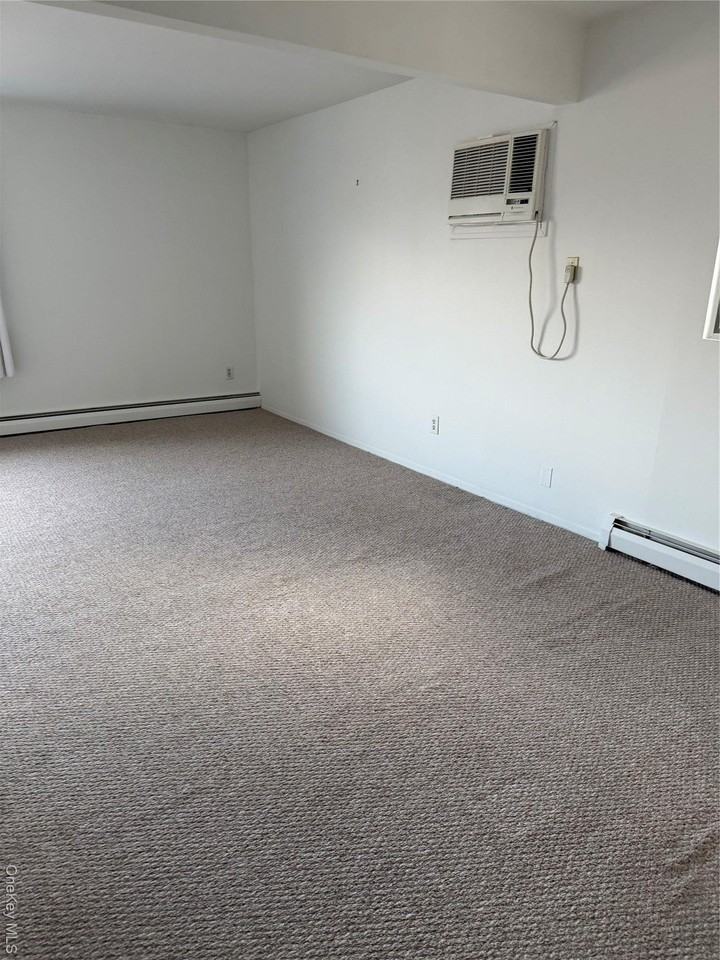 194 Quebec Rd - Photo 6 of 11