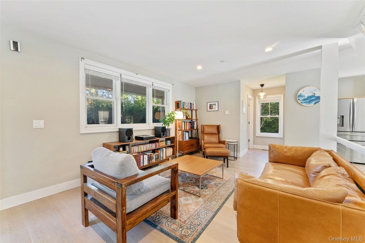 22 E Clinton Ave - Photo 4 of 21