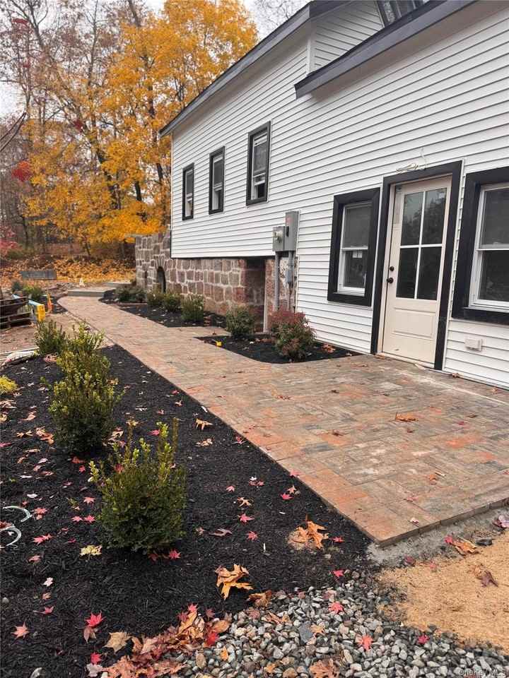 263 S Mountain Rd - Photo 2 of 33