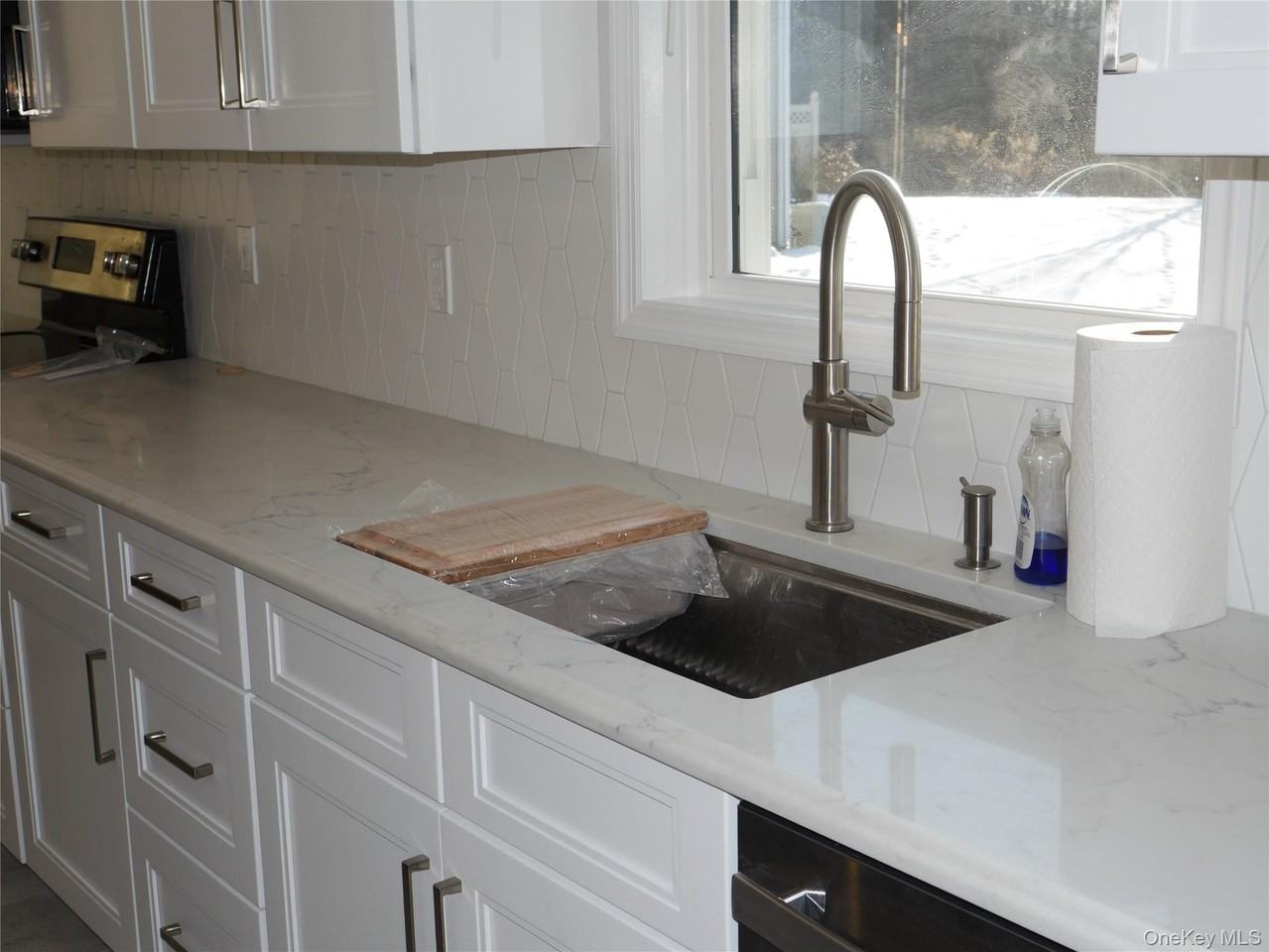 18 Deer Crossing Dr - Photo 5 of 28