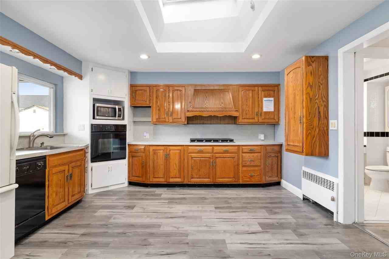 61 Dartmouth St - Photo 7 of 19