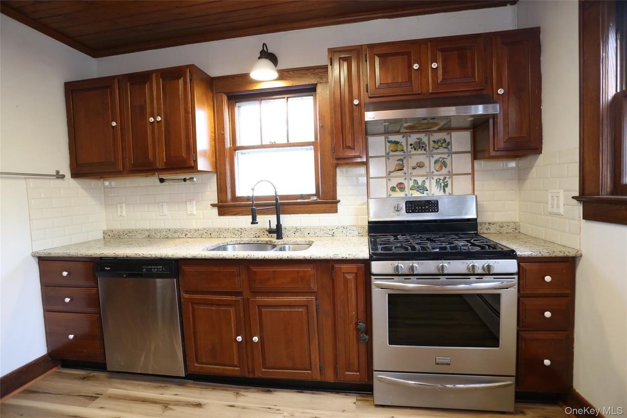 113 Brewery Rd - Photo 4 of 39