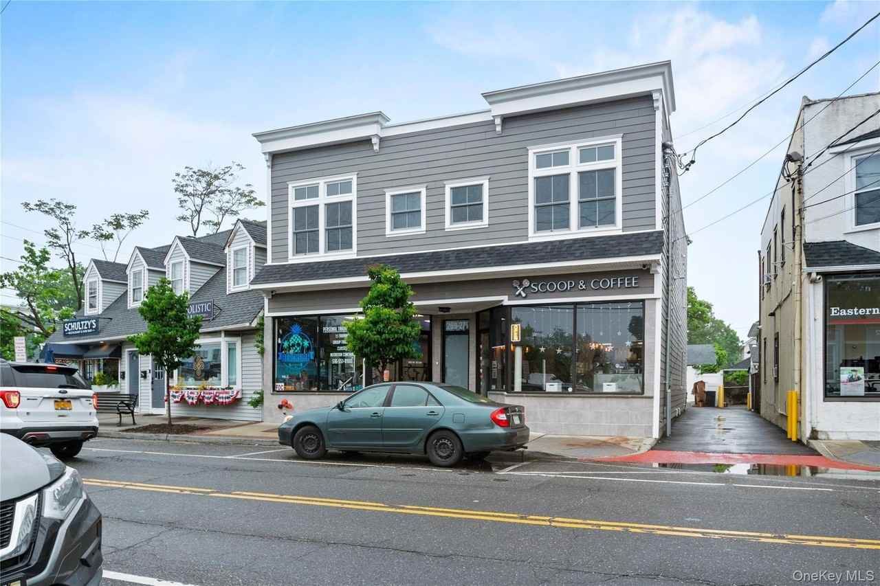 269 Bayville Ave Apt 2-271 #2 - Photo 2 of 8