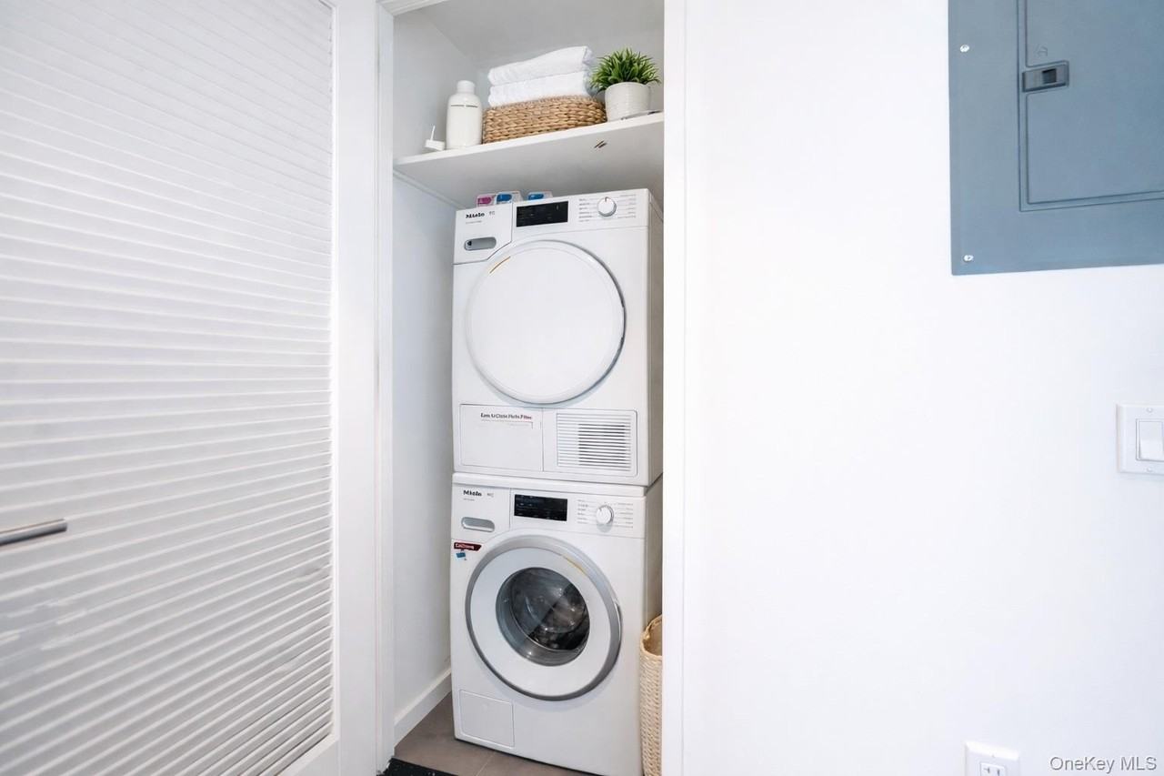 13327 39th Ave Apt 5t #5T - Photo 7 of 11