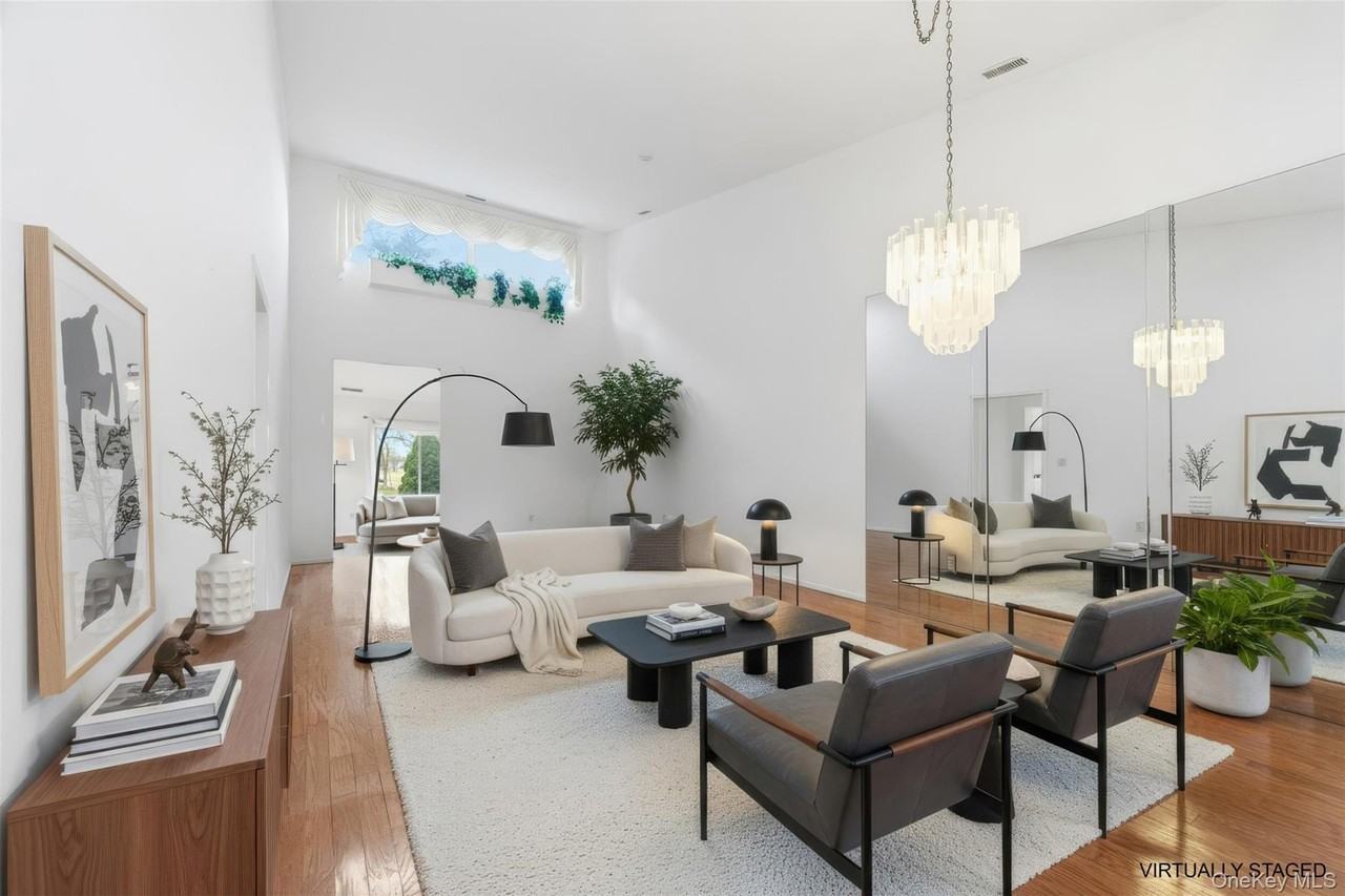 763 Spring Lake Dr - Photo 2 of 31