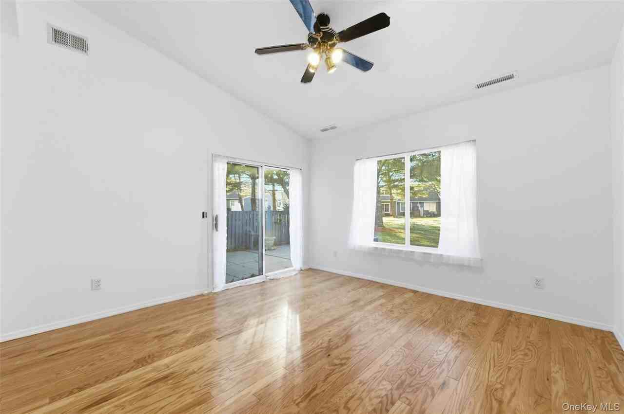 763 Spring Lake Dr - Photo 7 of 31