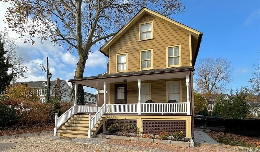 1433 Old Northern Blvd - Photo 2 of 8