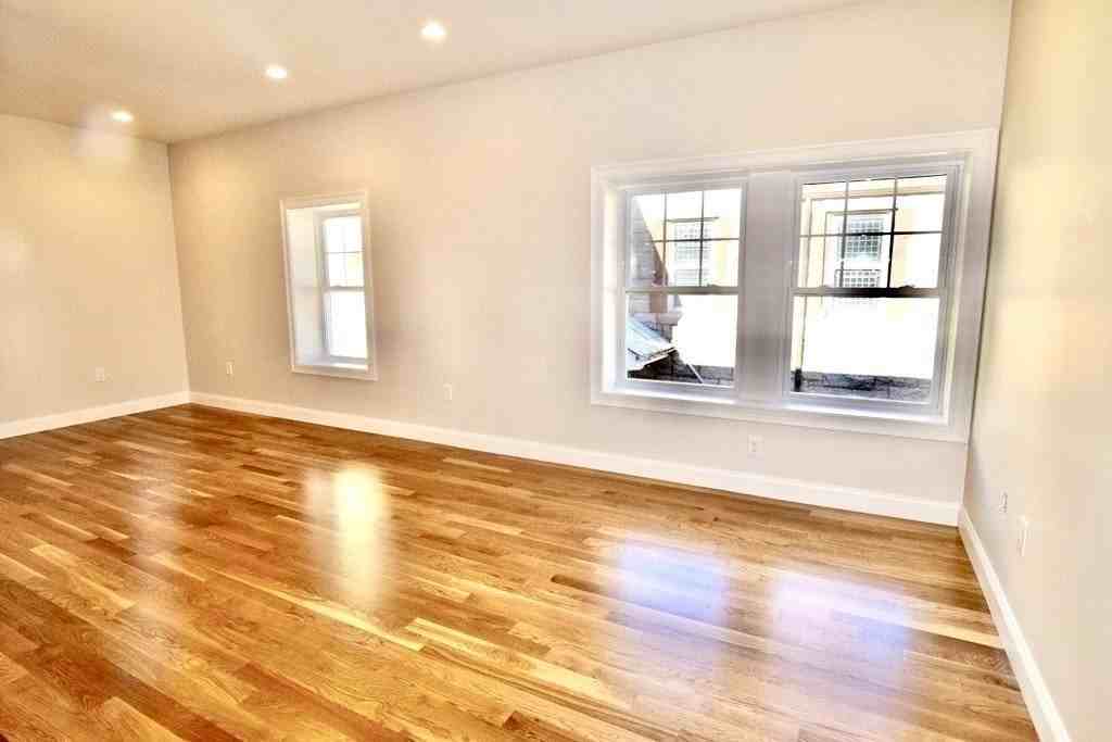 601 Washington St Ste 4 #4 - Photo 4 of 7