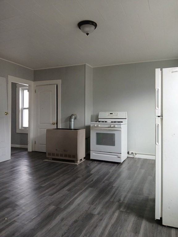 137 5th St Apt 3 #3 - Photo 2 of 6