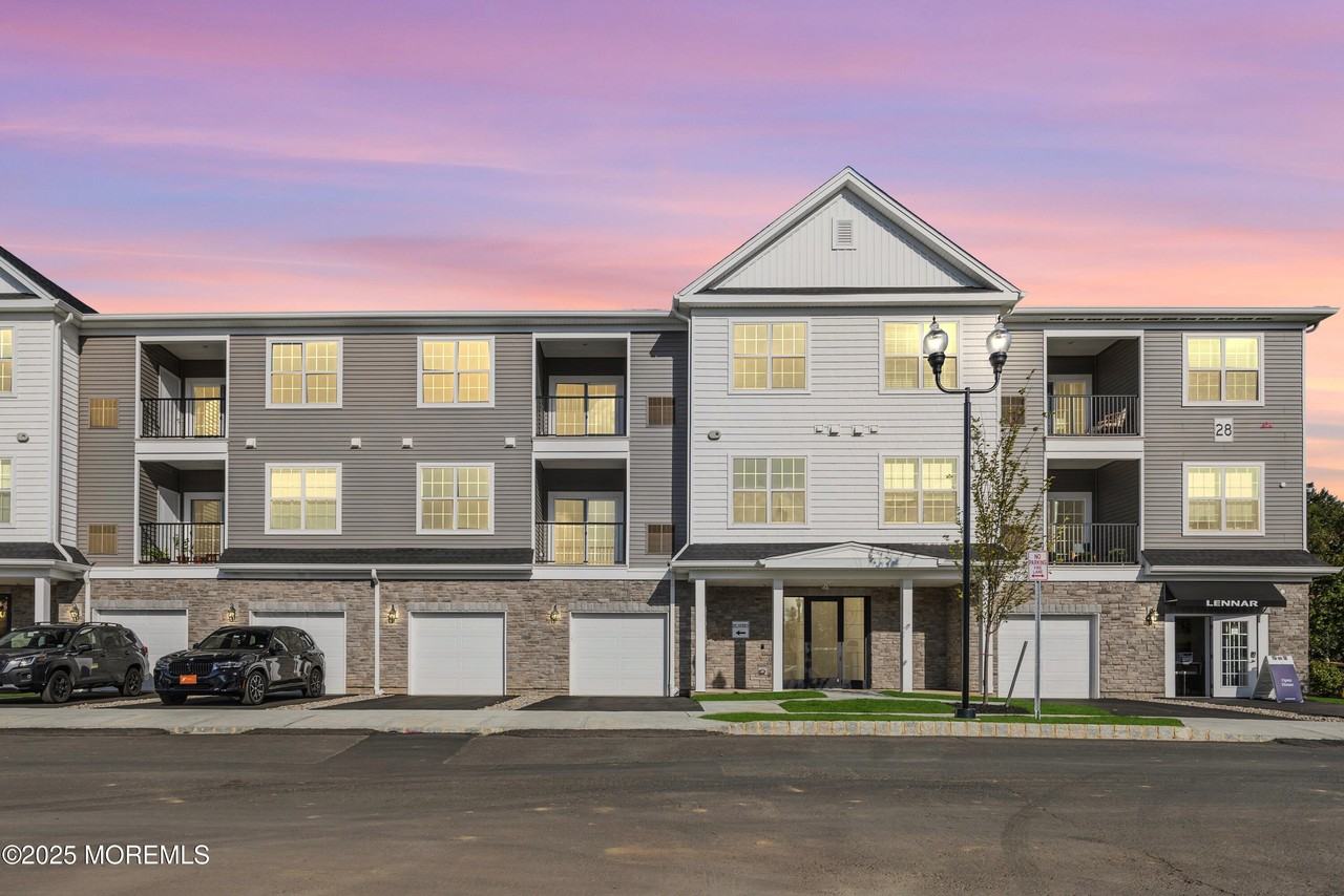 28211 Radford Ct Unit 28211 #28211 - Photo 3 of 29