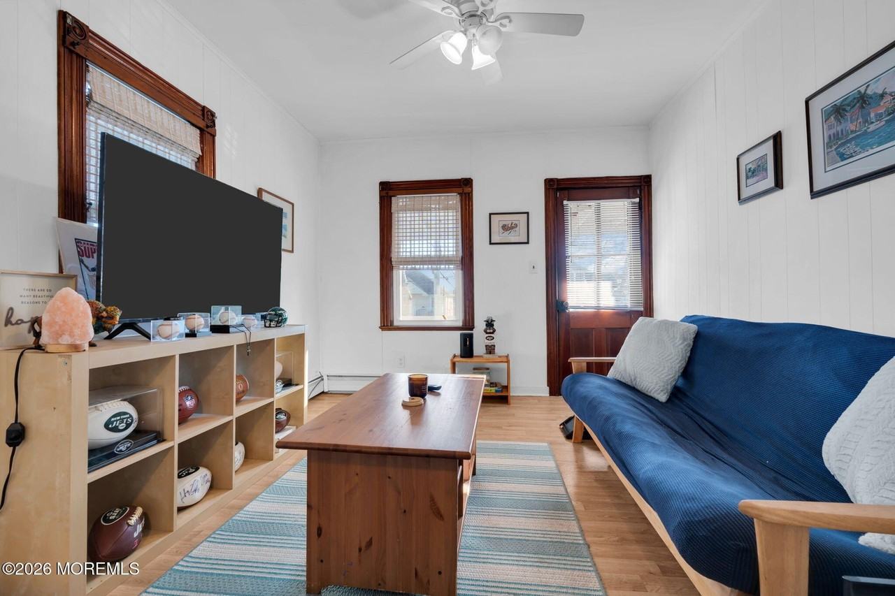 903 C St - Photo 6 of 27