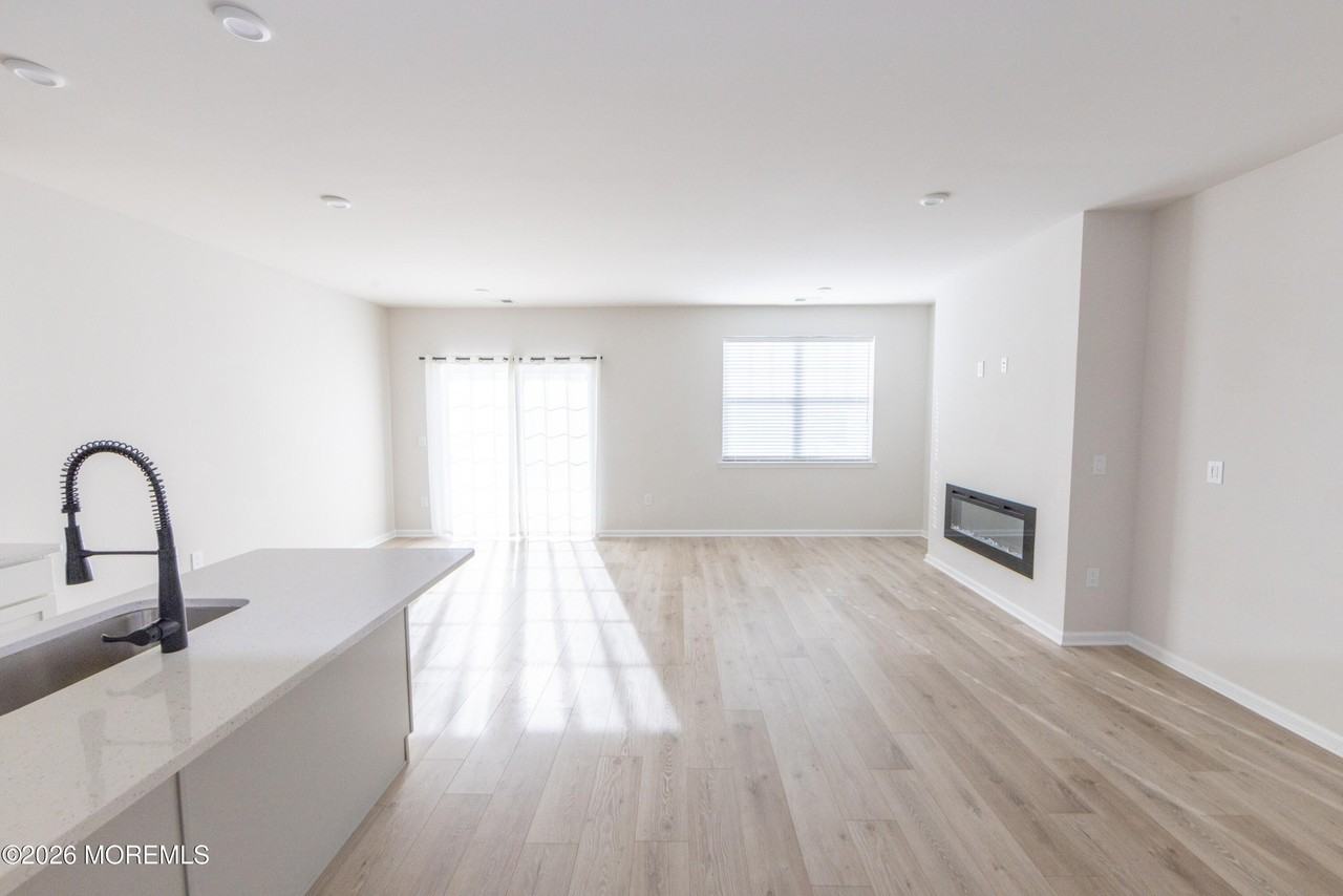 16 Chapel Ln - Photo 4 of 27