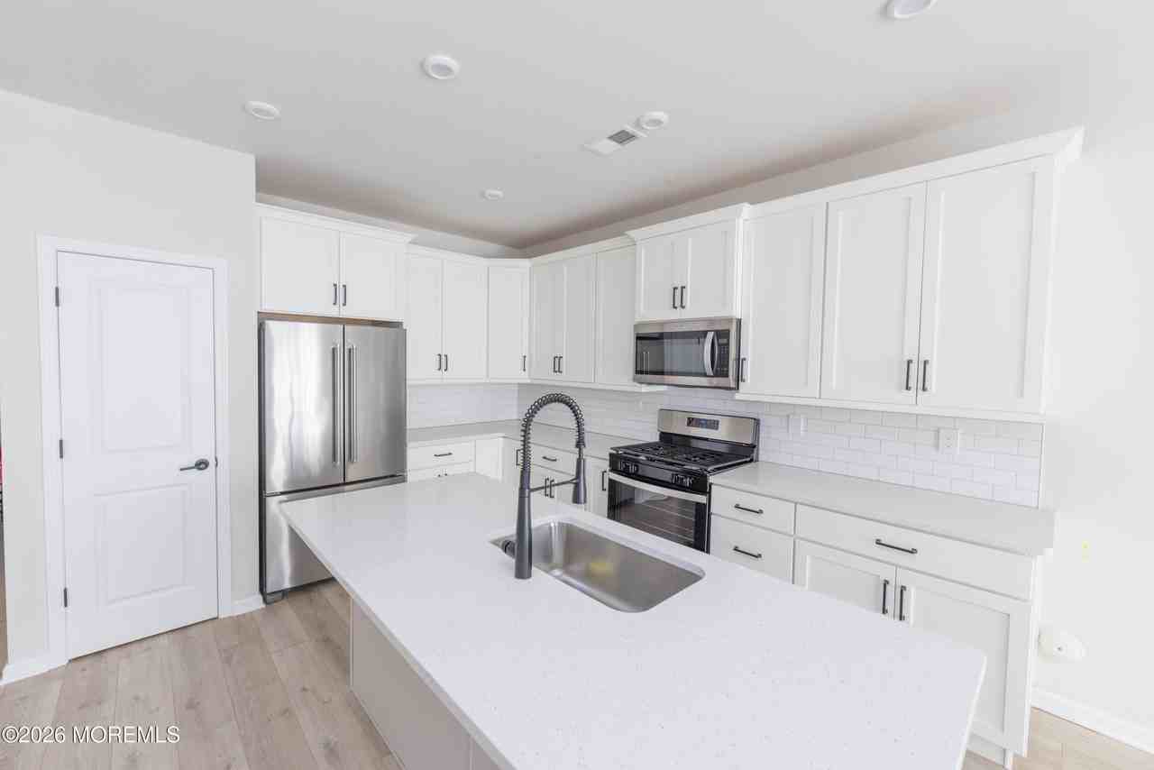 16 Chapel Ln - Photo 7 of 27