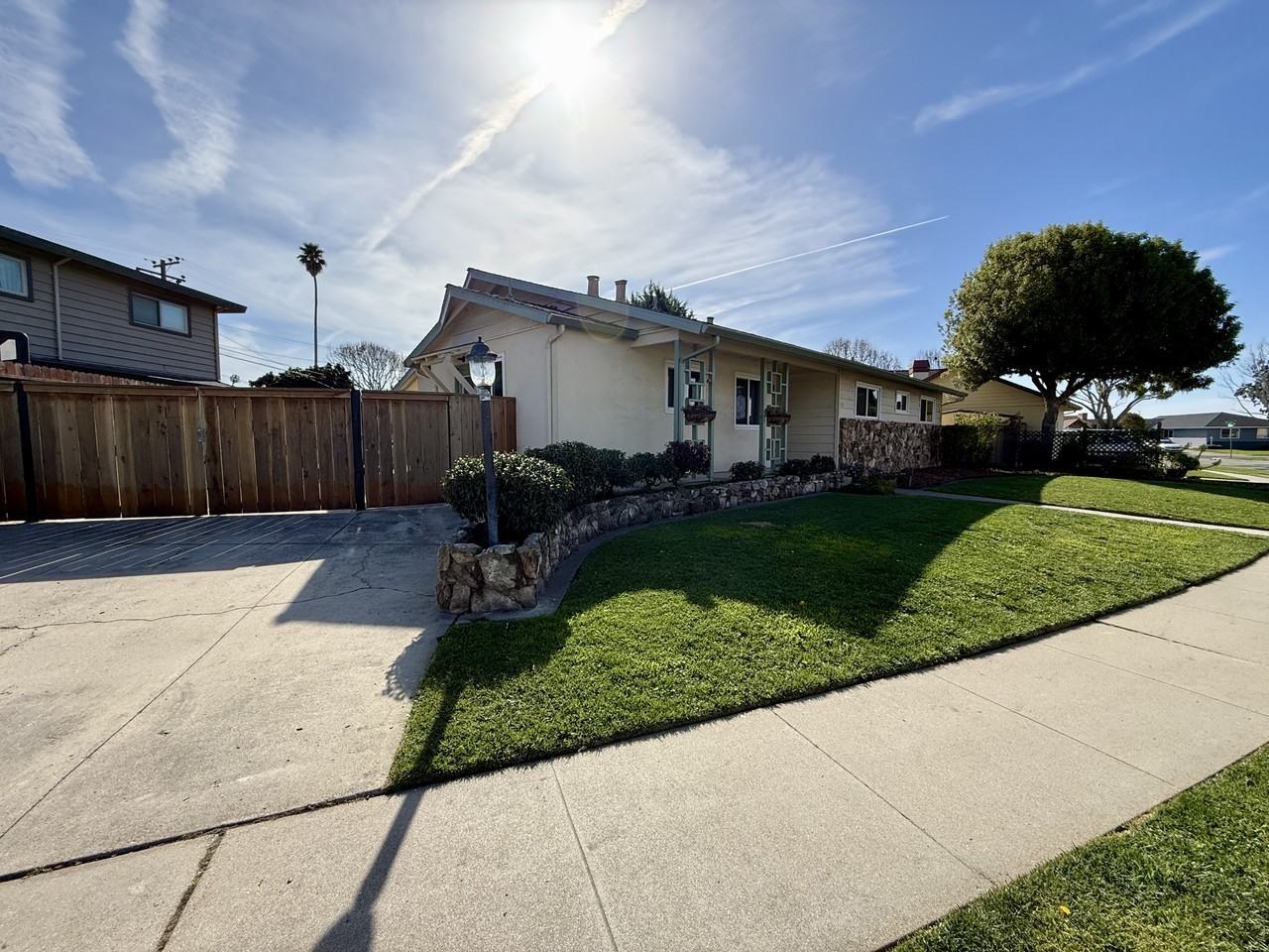 773 Bellarmine Dr - Photo 2 of 18