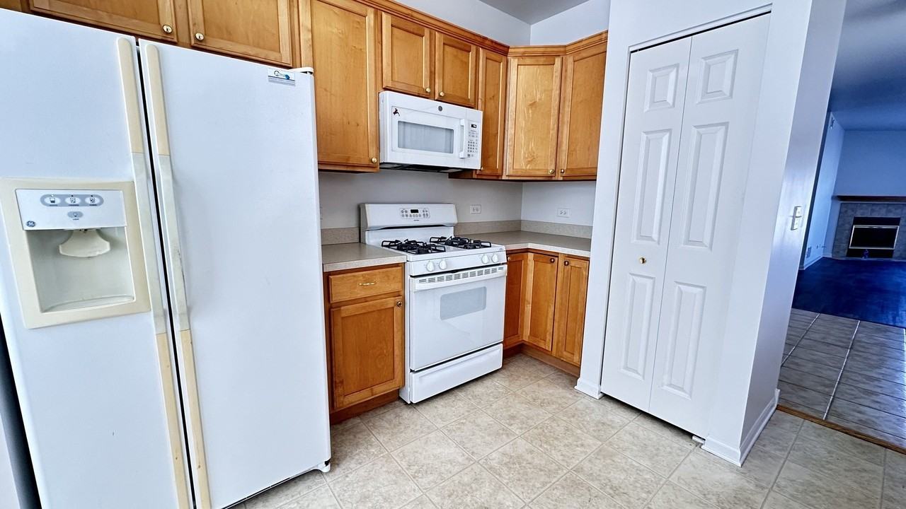 1535 Reserve Ln Unit 1535 #1535 - Photo 2 of 6