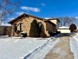 featured image of 7642 W 92nd Pl
