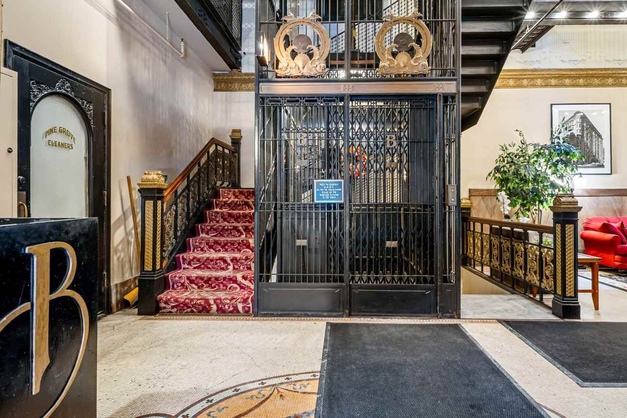 2800 N Pine Grove Ave Unit 4e #4E - Photo 2 of 17