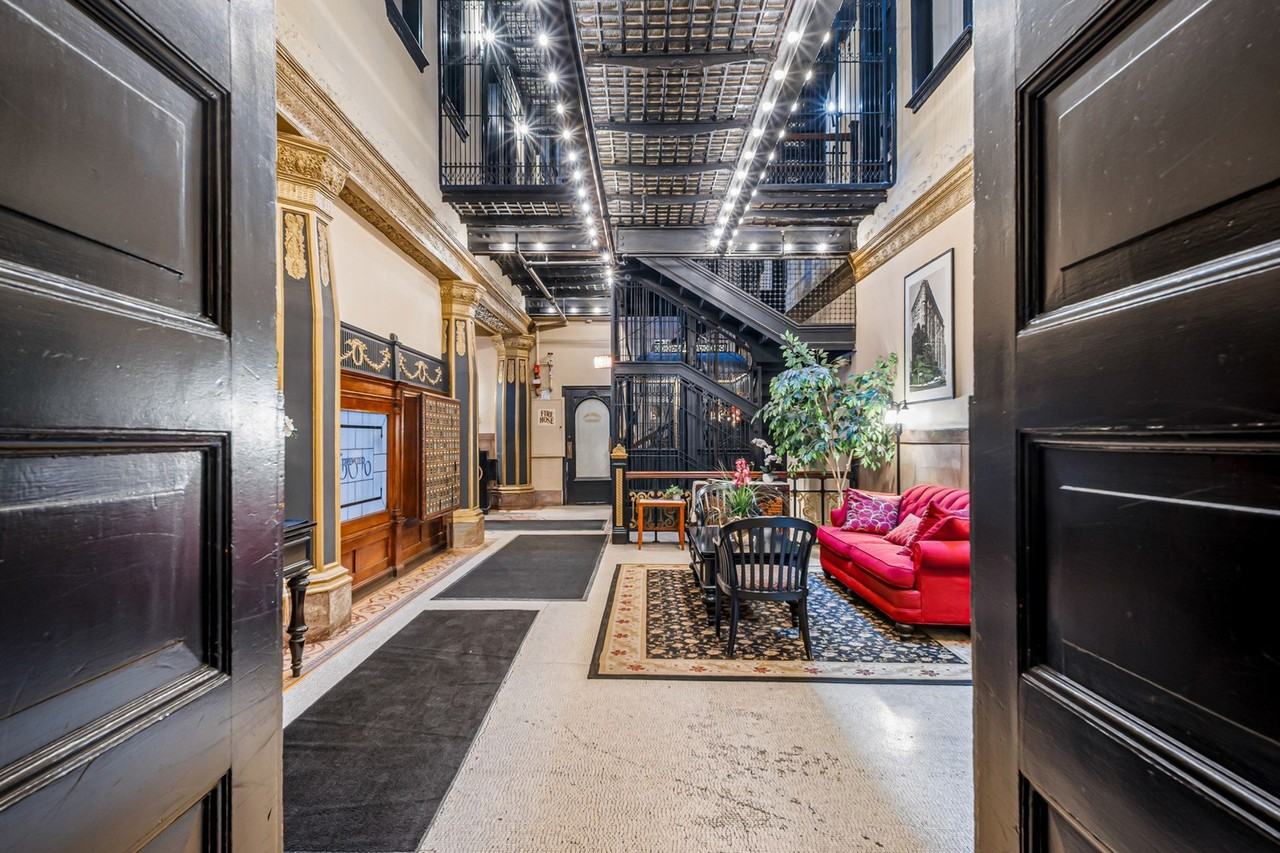 2800 N Pine Grove Ave Unit 4e #4E - Photo 3 of 17