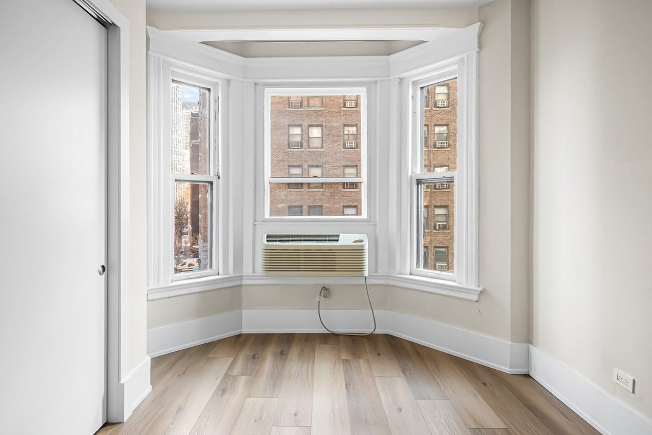 2800 N Pine Grove Ave Unit 4e #4E - Photo 7 of 17