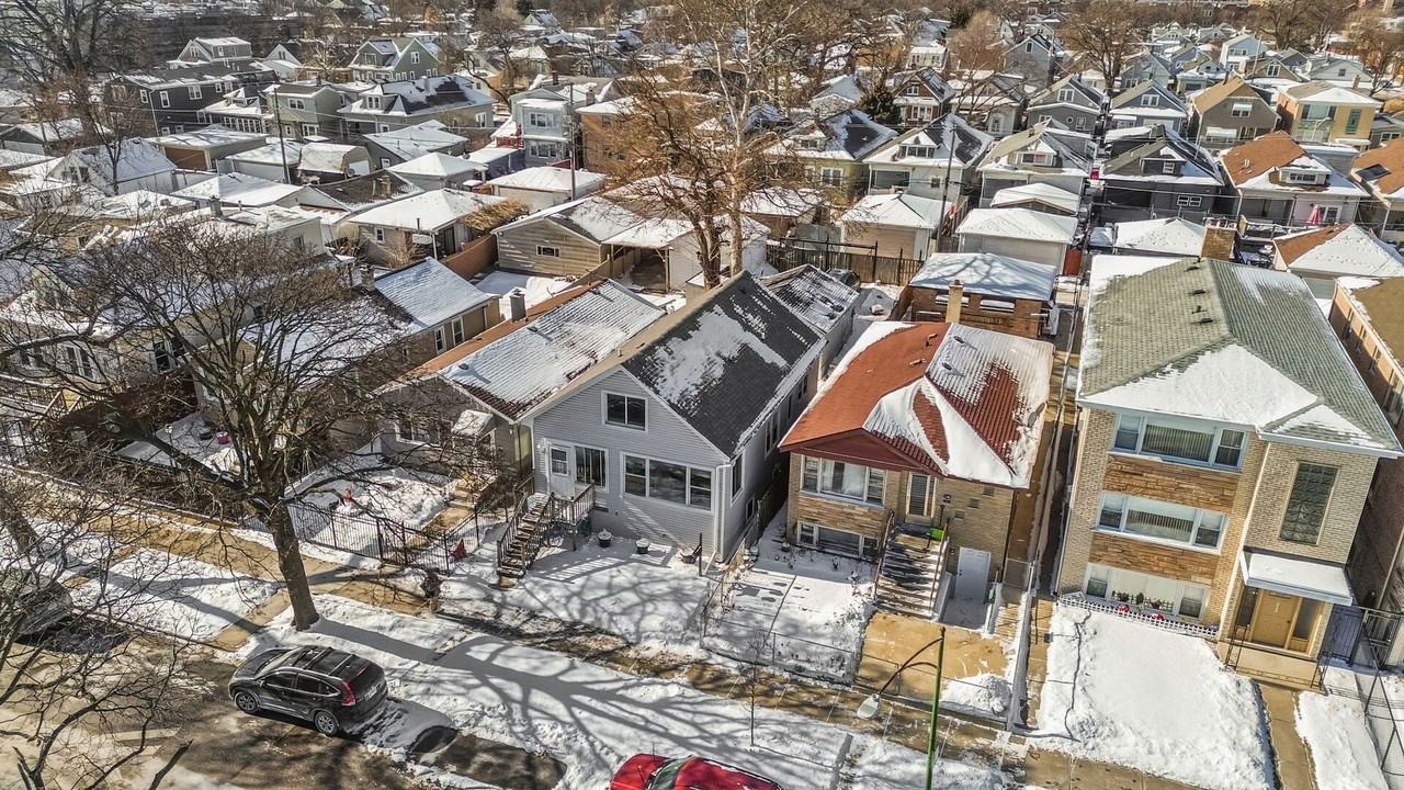 2142 N Mobile Ave - Photo 2 of 21