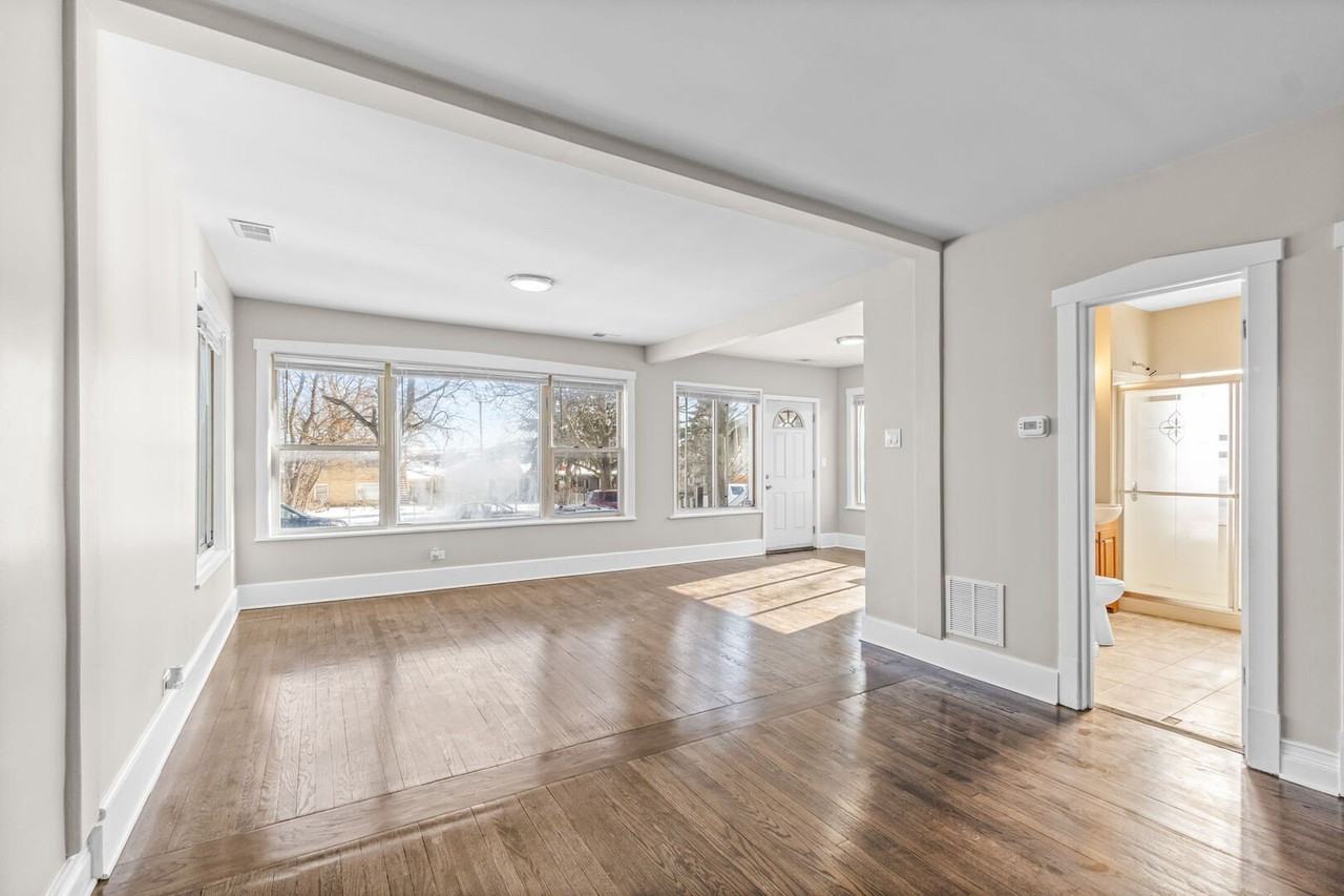 2142 N Mobile Ave - Photo 6 of 21