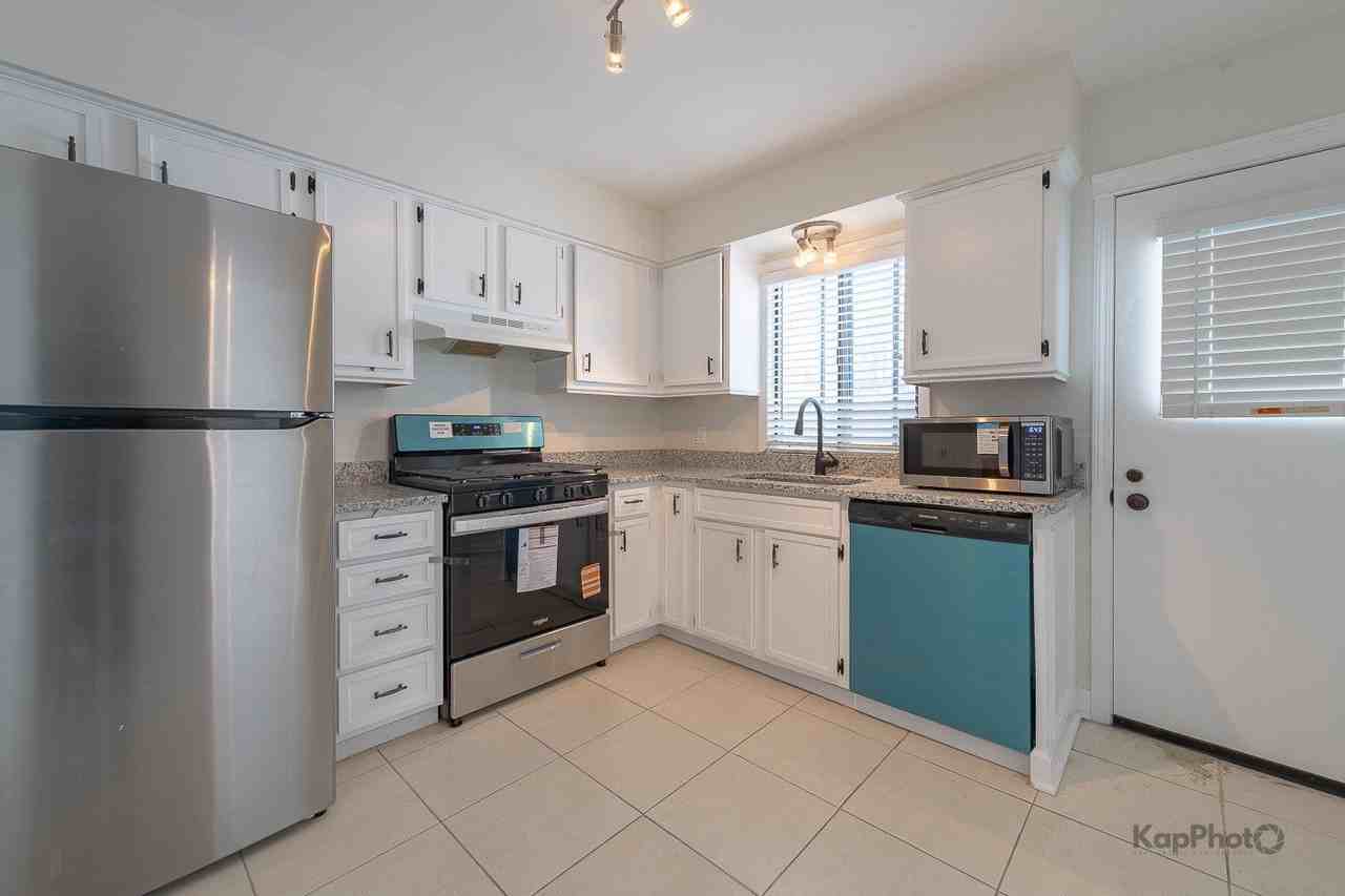 102 N Waterford Dr - Photo 5 of 28