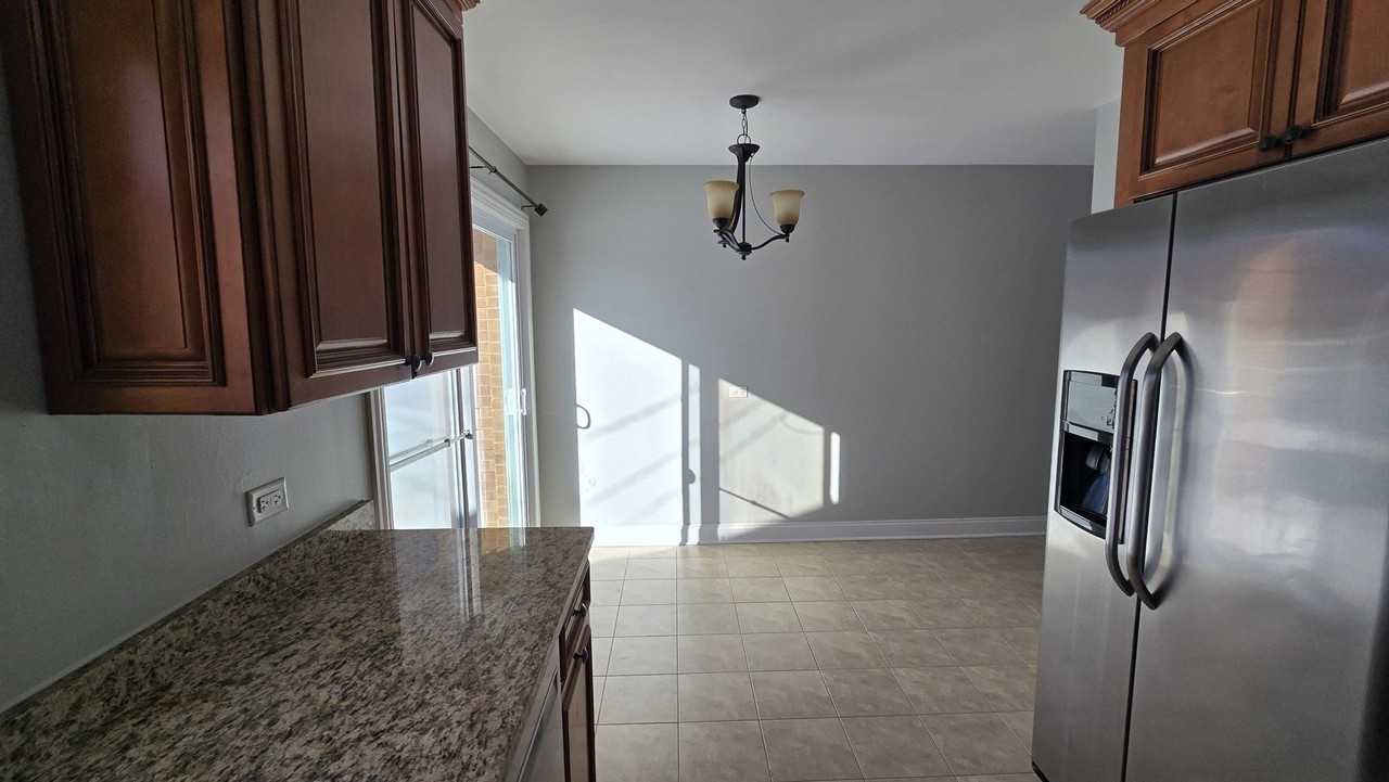 454 E Park Ave - Photo 4 of 13