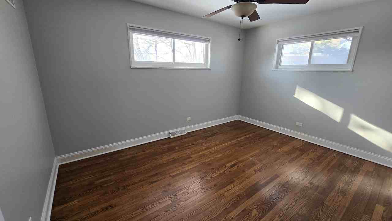 454 E Park Ave - Photo 5 of 13
