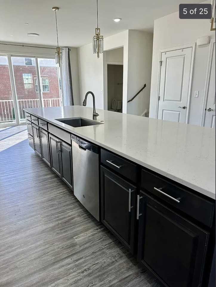 2949 Reflection Dr - Photo 4 of 23