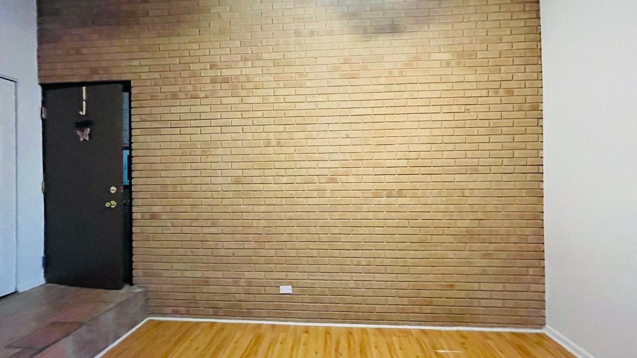 6015 Lakeside Pl Apt 303 #303 - Photo 4 of 15