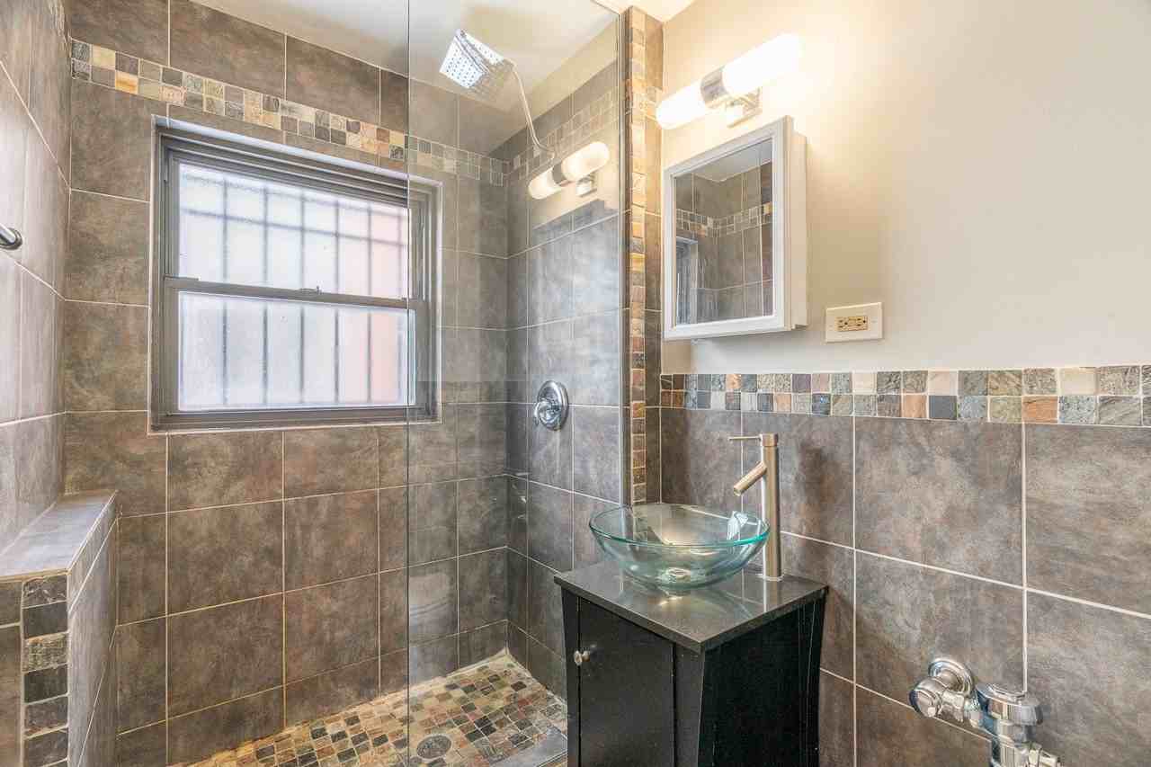 5815 N Sheridan Rd Unit Ph2 #PH2 - Photo 4 of 12