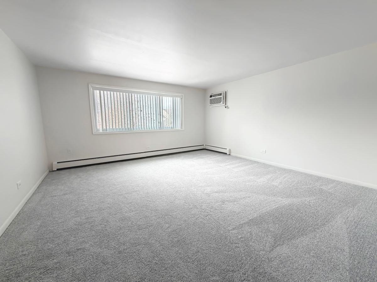 17812 Oak Park Ave Apt 2n #2N - Photo 3 of 17