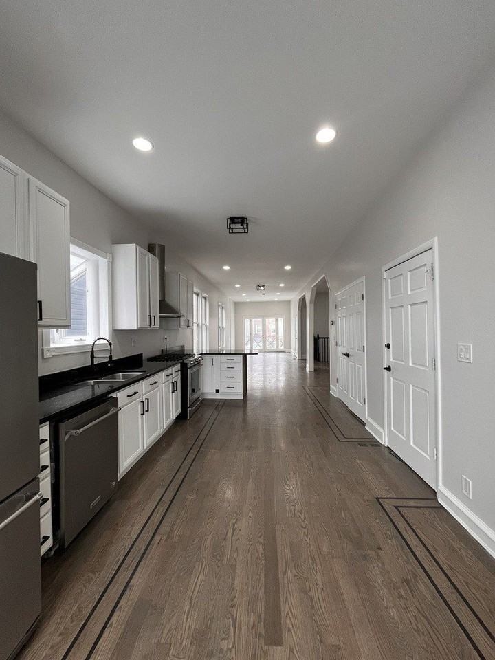 2731 N Campbell Ave Apt 1 #1 - Photo 6 of 16